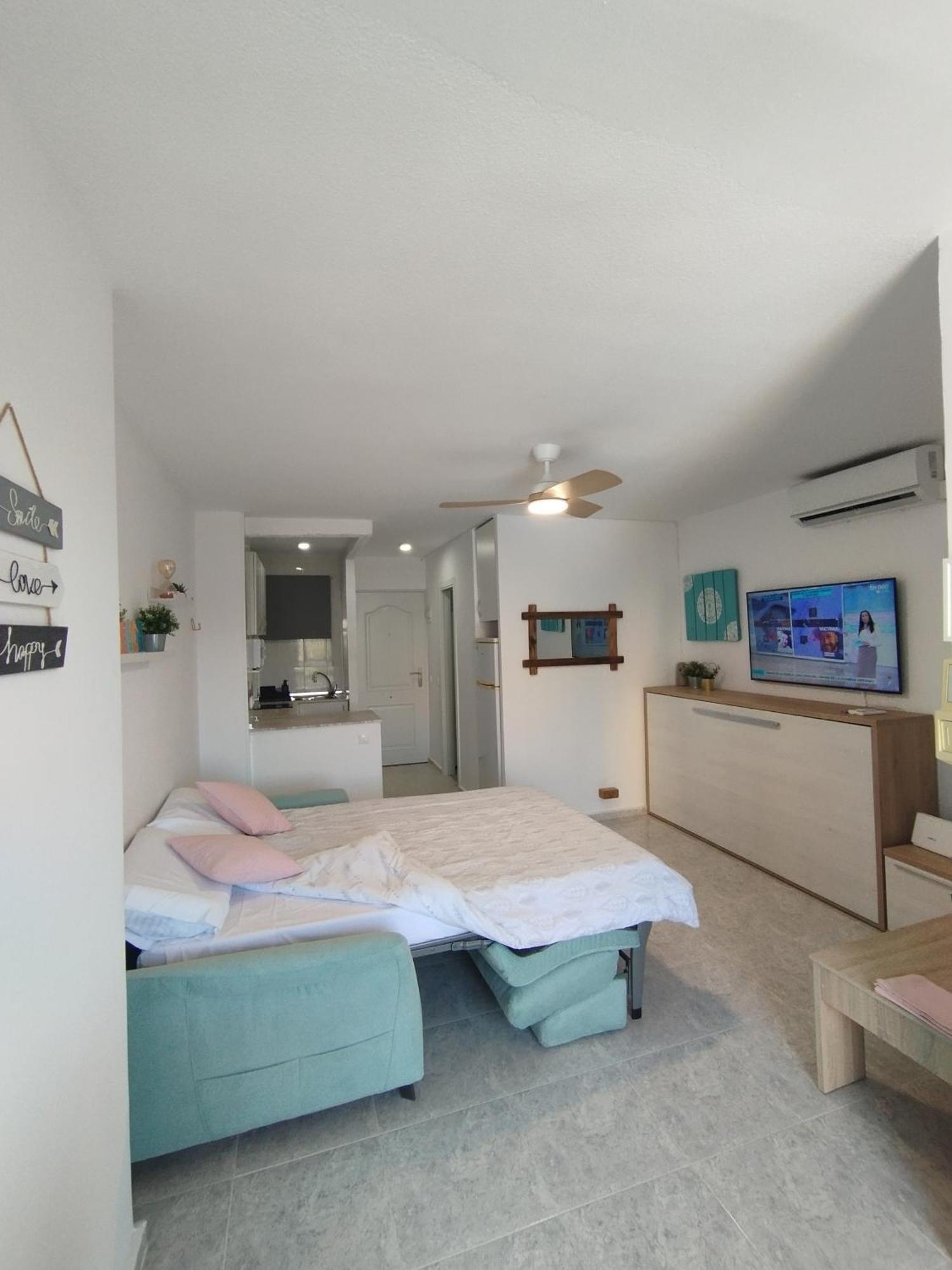 Apartamento Aguila เบนัลมาเดนา ภายนอก รูปภาพ