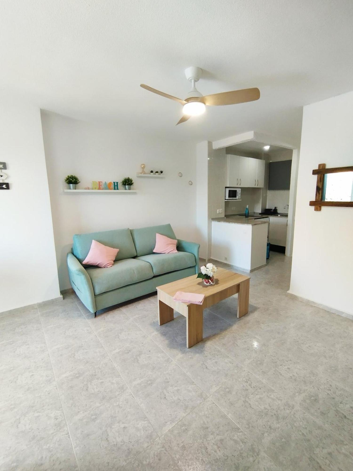 Apartamento Aguila เบนัลมาเดนา ภายนอก รูปภาพ